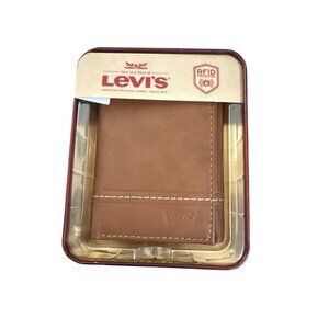 Levis RFID Trifold Wallet In Brown Leather With Card Slots & ID Window